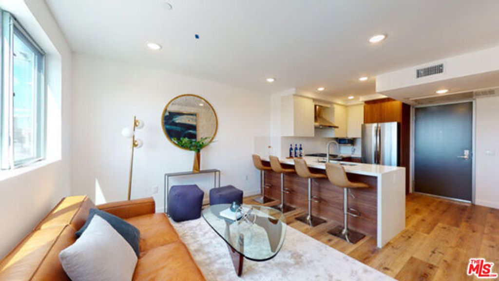 1143 Glenville Drive 302, Los Angeles, CA 90035