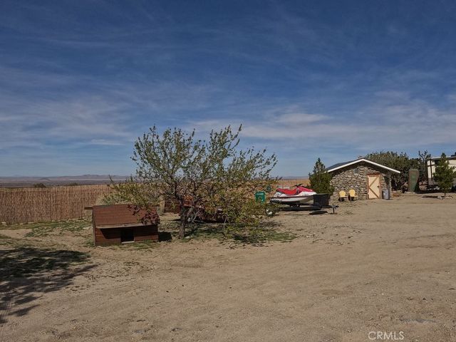 30000 Buchannon Ranch Road, Llano, CA 93544