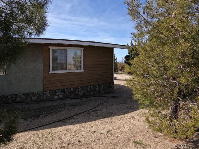 30000 Buchannon Ranch Road, Llano, CA 93544