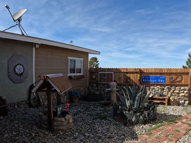 30000 Buchannon Ranch Road, Llano, CA 93544