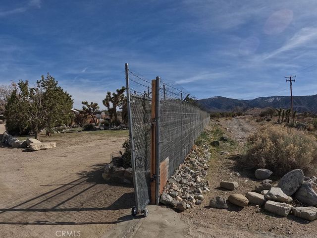 30000 Buchannon Ranch Road, Llano, CA 93544