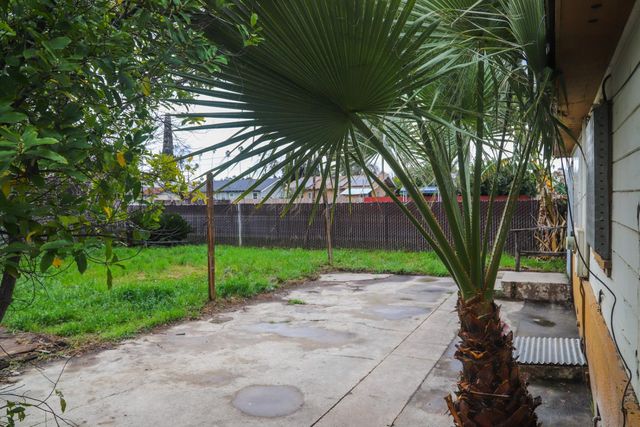 108 N 9th Street, Fresno, CA 93702