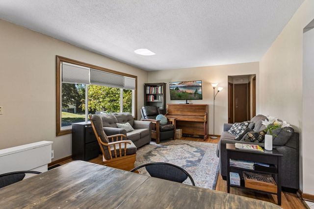 7608 Viewcrest Lane, New Hope, MN 55427