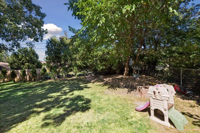 7608 Viewcrest Lane, New Hope, MN 55427