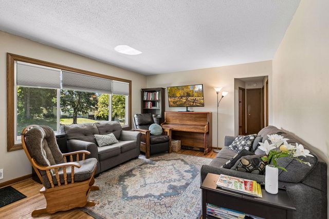 7608 Viewcrest Lane, New Hope, MN 55427