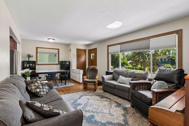 7608 Viewcrest Lane, New Hope, MN 55427