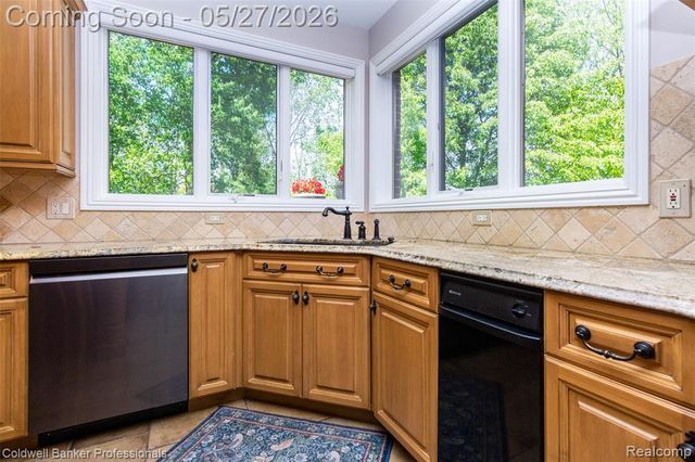 57177 Covington Drive, Washington, MI 48094