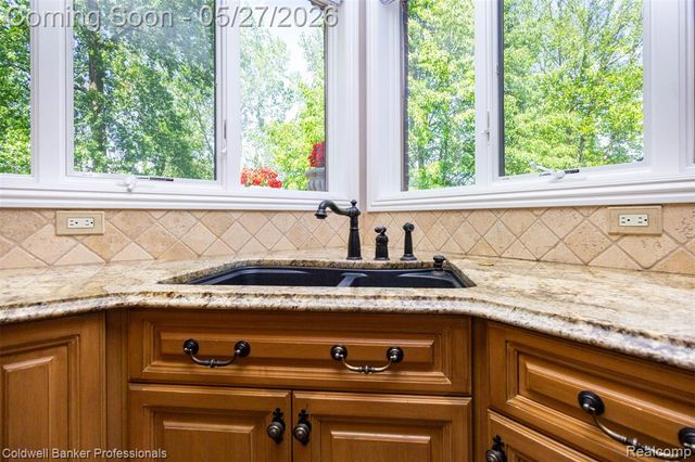 57177 Covington Drive, Washington, MI 48094