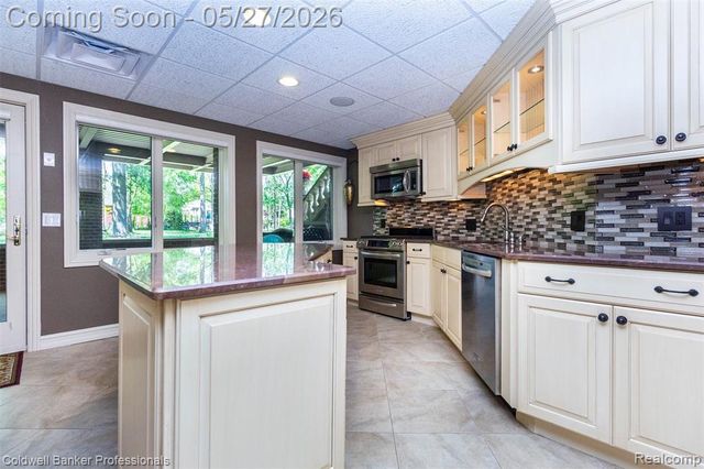57177 Covington Drive, Washington, MI 48094