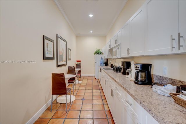 230 SW 117th Ter 11108, Pembroke Pines, FL 33025