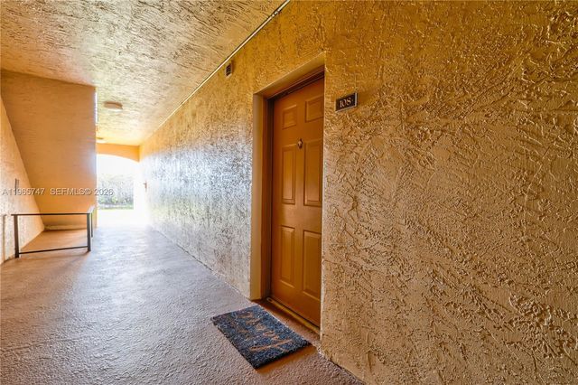 230 SW 117th Ter 11108, Pembroke Pines, FL 33025