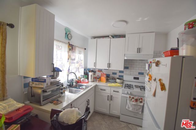 2010 S Harcourt Avenue, Los Angeles, CA 90016