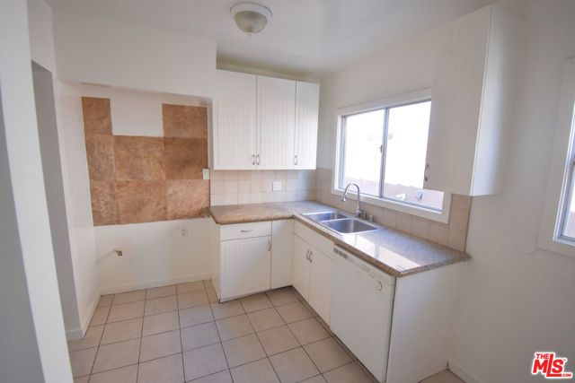 2010 S Harcourt Avenue, Los Angeles, CA 90016