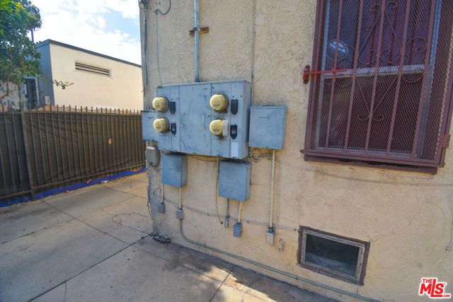 2010 S Harcourt Avenue, Los Angeles, CA 90016