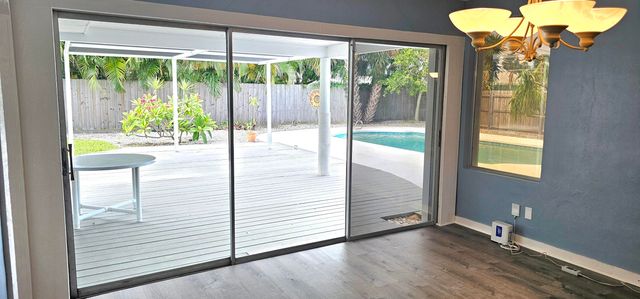 117 W Pasco Lane, Cocoa Beach, FL 32931