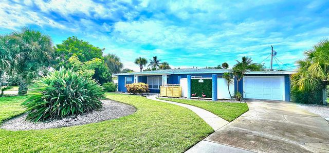 117 W Pasco Lane, Cocoa Beach, FL 32931