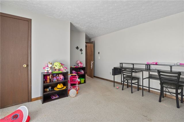 2565 Abbe Road, Sheffield Village, OH 44054