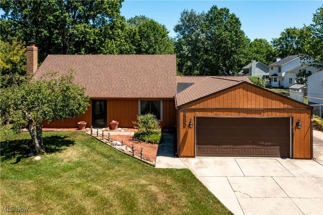 2565 Abbe Road, Sheffield Village, OH 44054