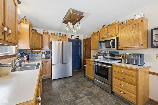 344 Patriots Landing, Coatesville, IN 46121