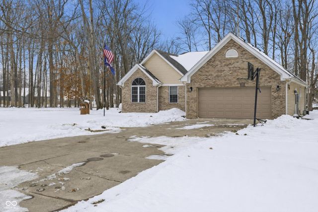 344 Patriots Landing, Coatesville, IN 46121