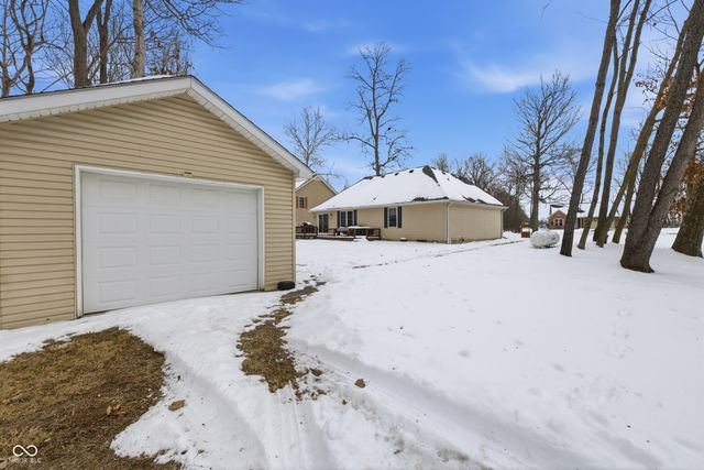 344 Patriots Landing, Coatesville, IN 46121