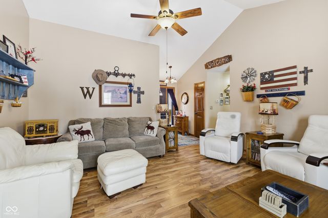 344 Patriots Landing, Coatesville, IN 46121