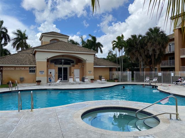 6992 SW 39th Street I101, Davie, FL 33314