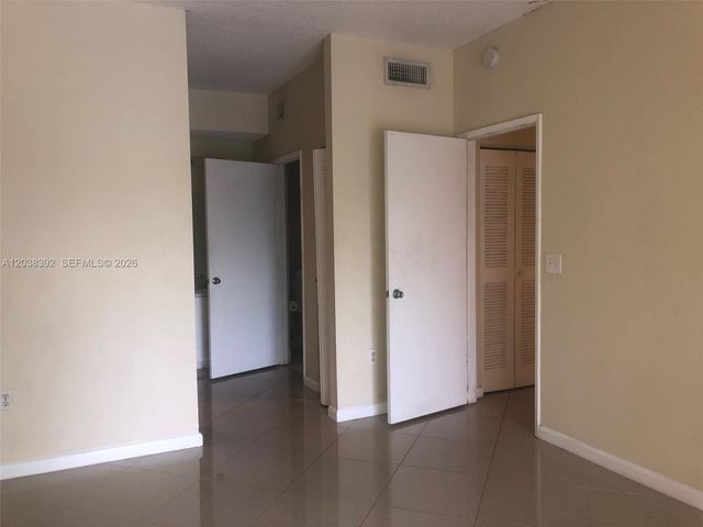 6992 SW 39th Street I101, Davie, FL 33314