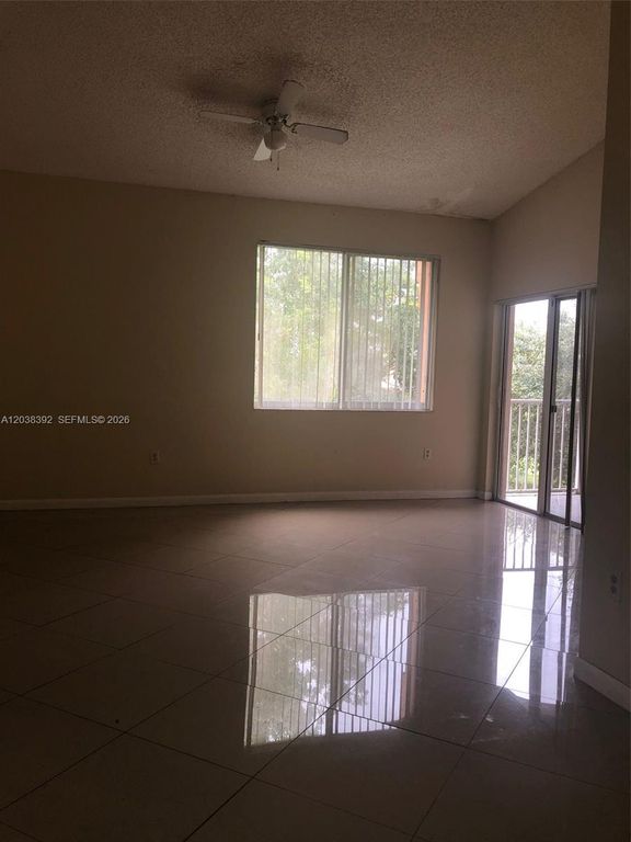 6992 SW 39th Street I101, Davie, FL 33314