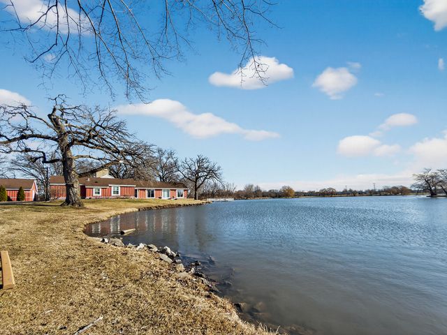 169 Hialeah Lane, Grayslake, IL 60030