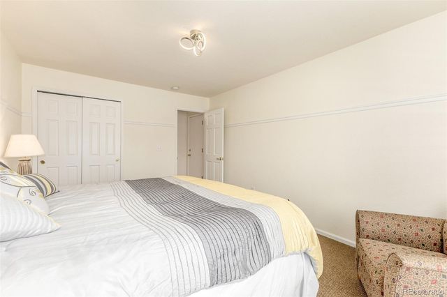 8825 Fairview Oaks Place, Lone Tree, CO 80124