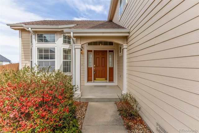 8825 Fairview Oaks Place, Lone Tree, CO 80124