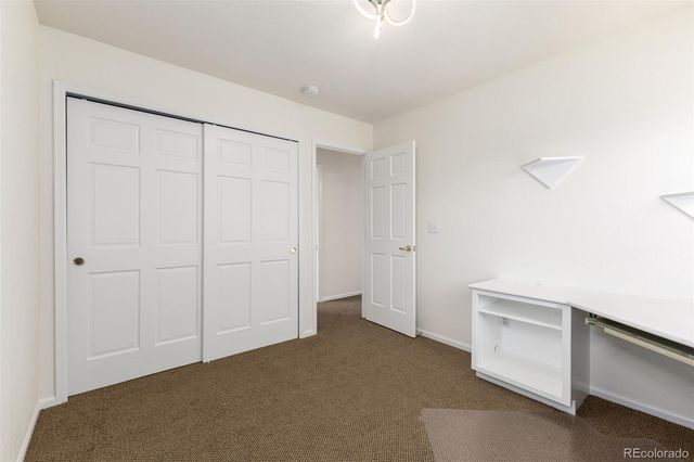 8825 Fairview Oaks Place, Lone Tree, CO 80124