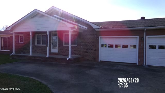 207 N Kennedy Street, Beulaville, NC 28518