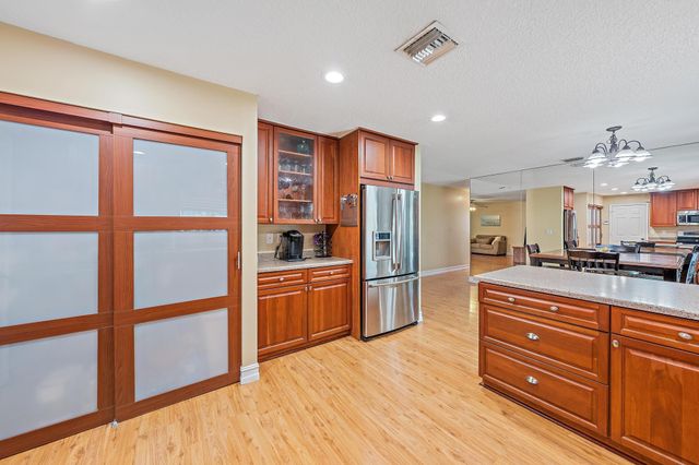 9090 Palladium Place, Lake Worth, FL 33467