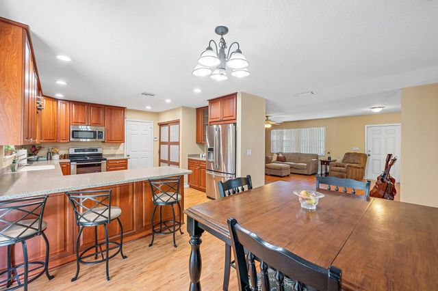 9090 Palladium Place, Lake Worth, FL 33467