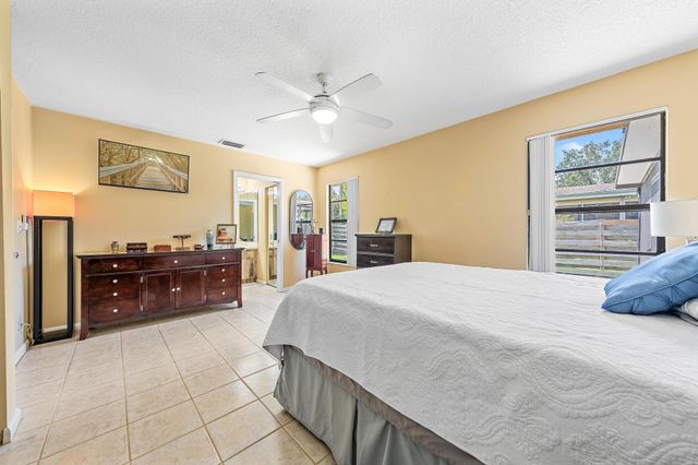 9090 Palladium Place, Lake Worth, FL 33467
