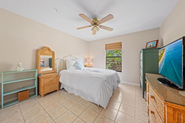 9090 Palladium Place, Lake Worth, FL 33467