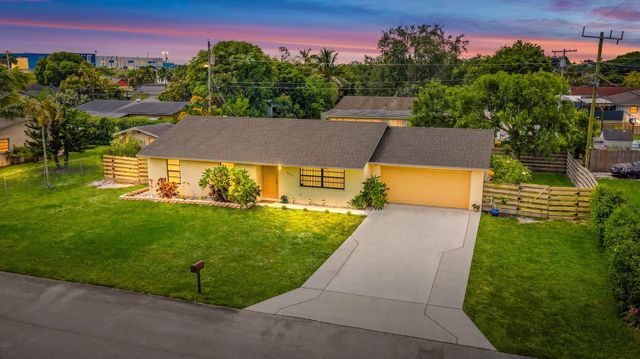 9090 Palladium Place, Lake Worth, FL 33467