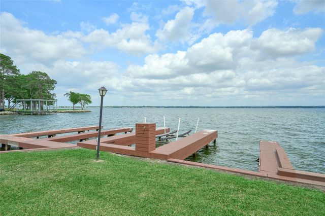 801 River Road E-111, Montgomery, TX 77356