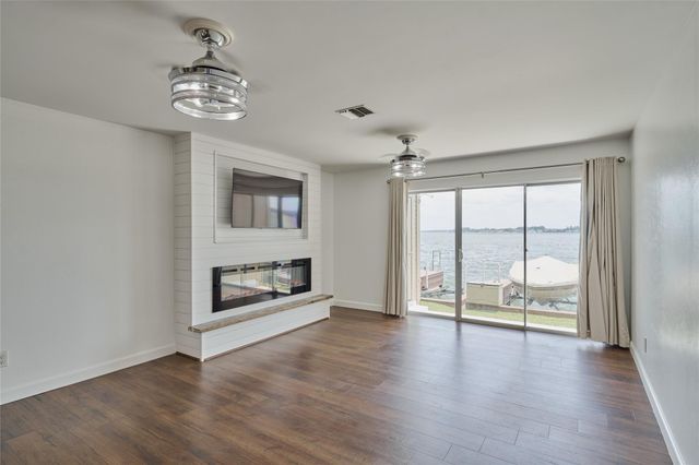 801 River Road E-111, Montgomery, TX 77356