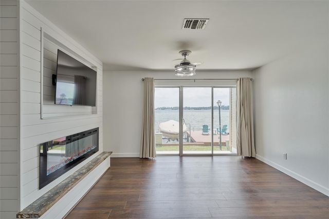 801 River Road E-111, Montgomery, TX 77356