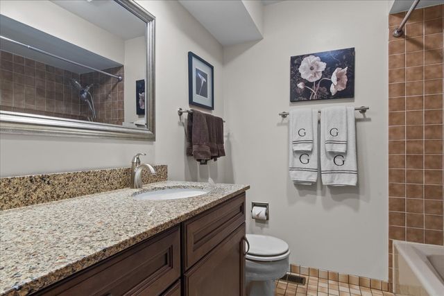 1123 Breckenridge Avenue, Lake Forest, IL 60045