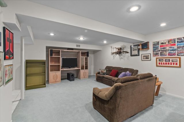 1123 Breckenridge Avenue, Lake Forest, IL 60045