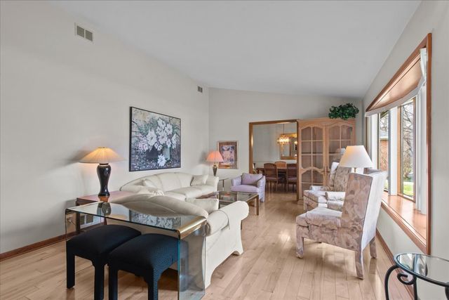 1123 Breckenridge Avenue, Lake Forest, IL 60045