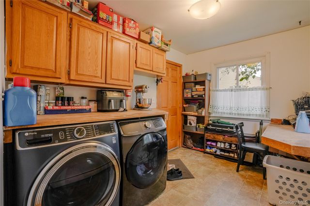 84 Ulster Avenue, Esopus, NY 12487