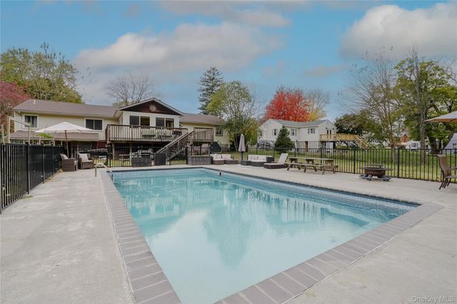 84 Ulster Avenue, Esopus, NY 12487