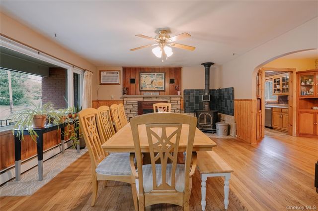 84 Ulster Avenue, Esopus, NY 12487