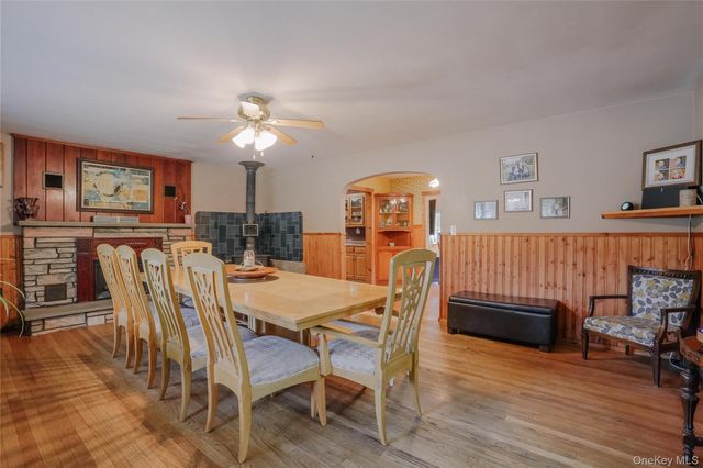 84 Ulster Avenue, Esopus, NY 12487