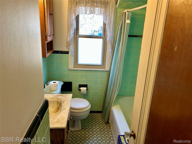 1989 Will Carleton, Huron Charter Township, MI 48134